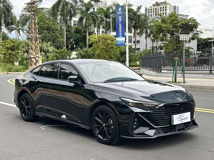 Changan UNI-V Hybrid, 2023 — фото 3 из 9