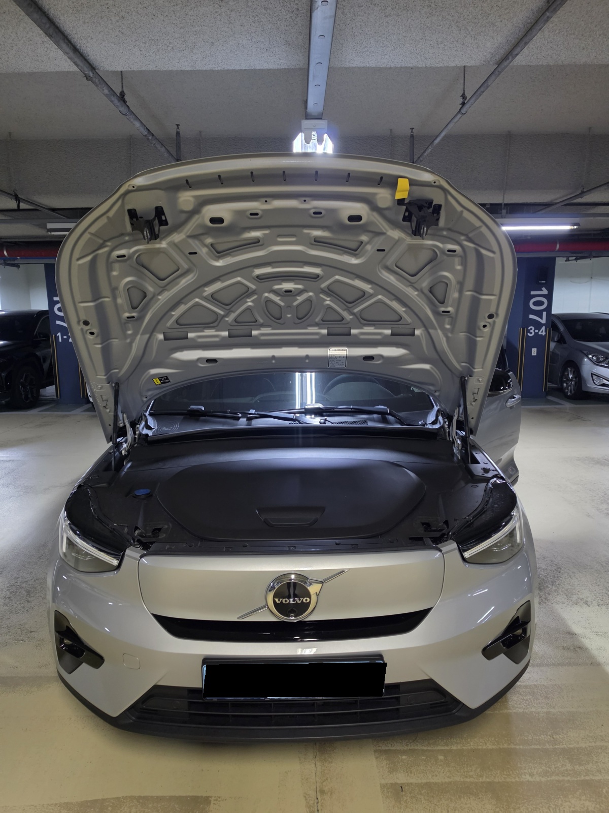 Volvo XC40, 2023 — фото 6 из 12