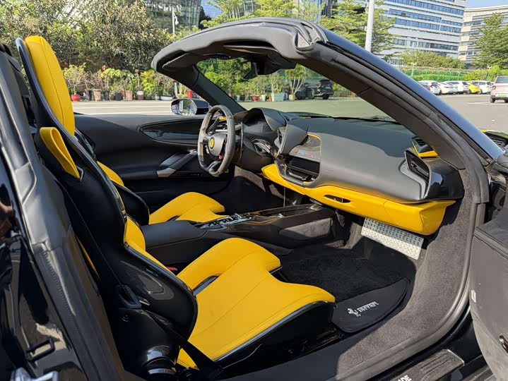 Ferrari SF90, 2023 — фото 8 из 9
