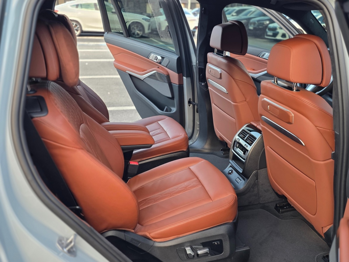 BMW X7, 2025 — фото 11 из 12