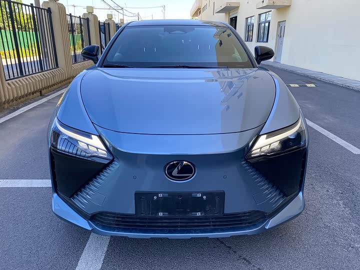 Lexus RZ, 2023 — фото 2 из 3