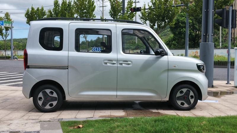 Wuling Sunshine EV, 2026 — фото 8 из 12