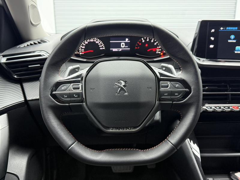 Peugeot 2008, 2022 — фото 10 из 12
