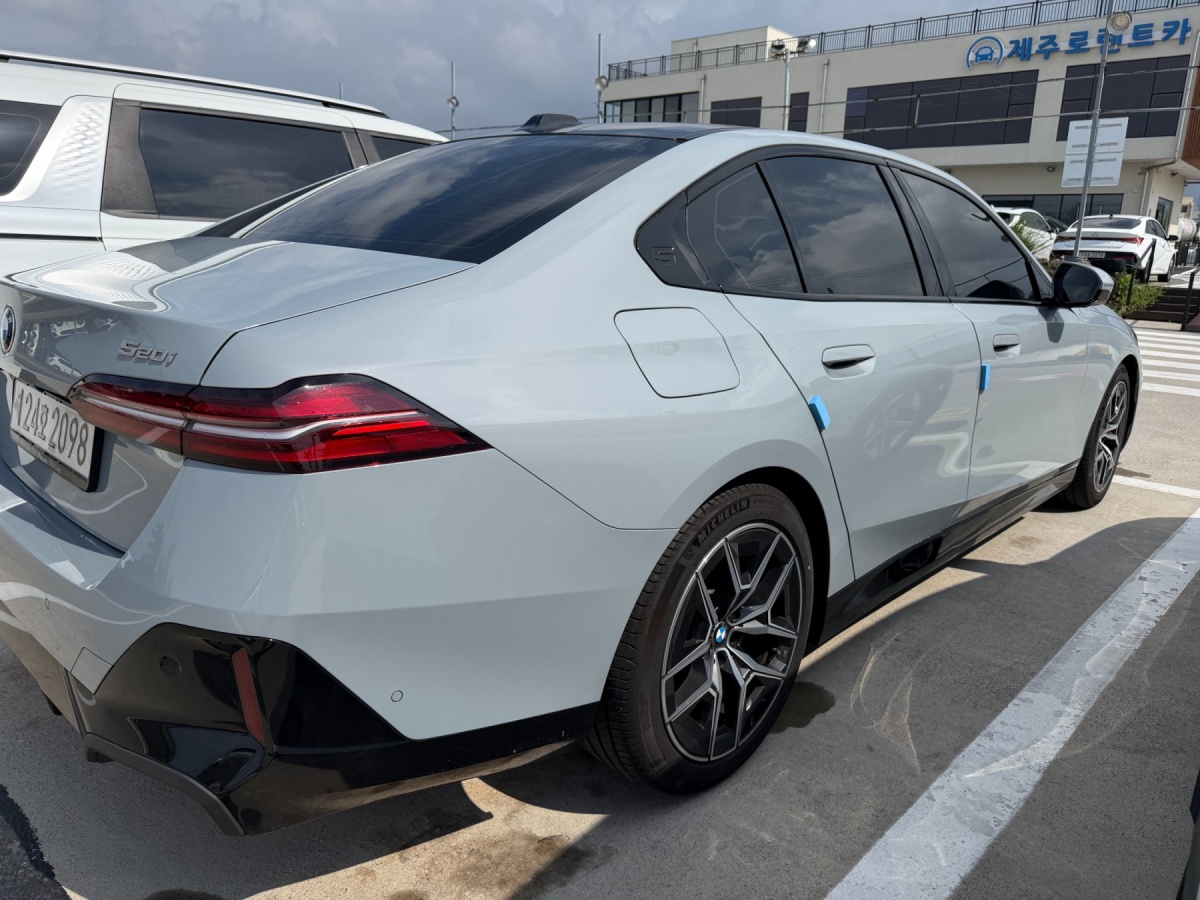 BMW 5 Series, 2025 — фото 11 из 12