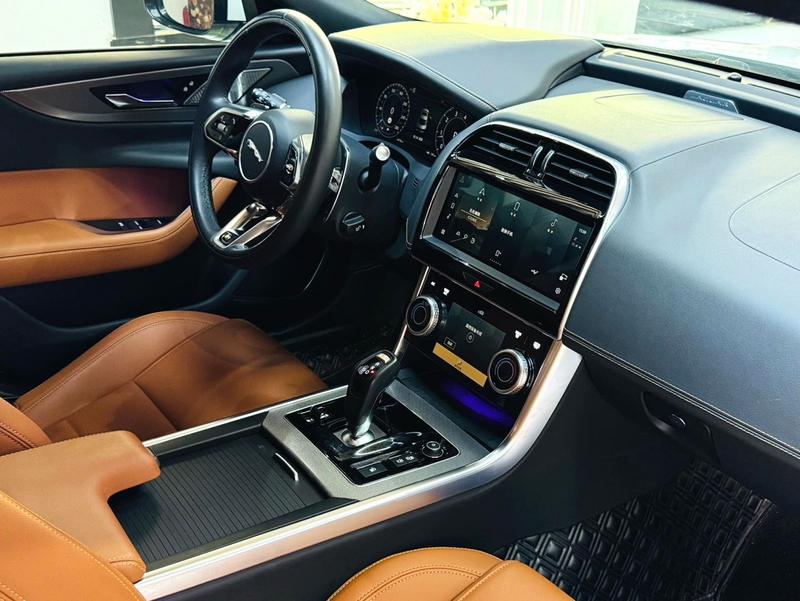 Jaguar XE L, 2023 — фото 6 из 9