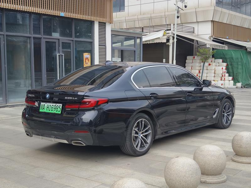 BMW 5 Series Hybrid, 2022 — фото 7 из 12