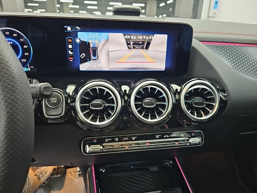 Mercedes-Benz EQA, 2025 — фото 10 из 12