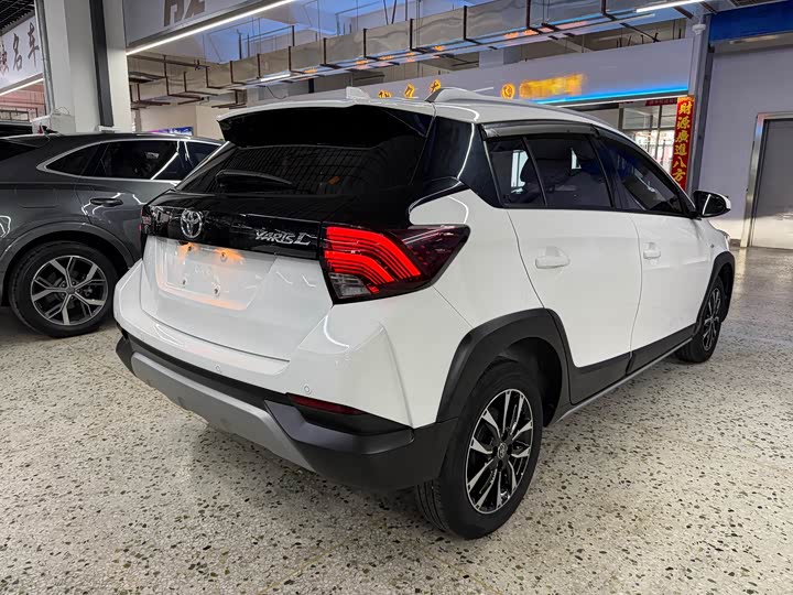 Toyota Yaris L Hatchback, 2022 — фото 6 из 9