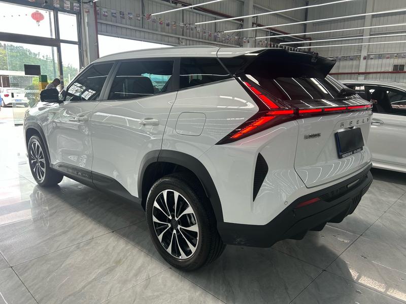Geely Atlas, 2025 — фото 4 из 11