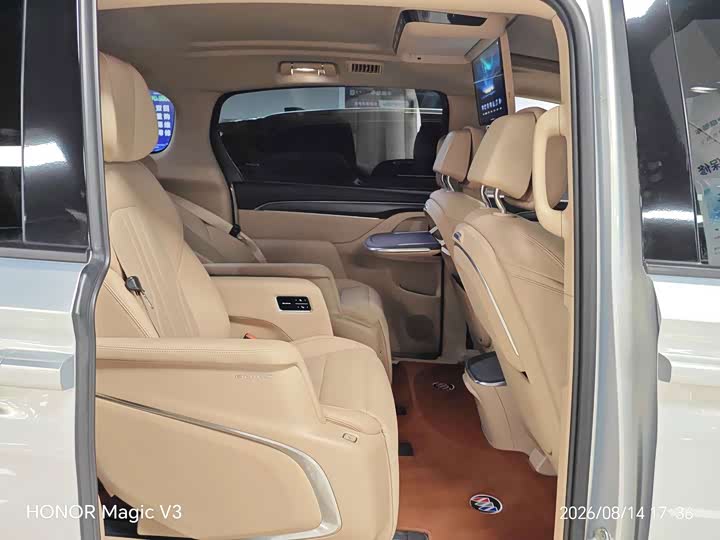 Buick GL8 Hybrid, 2025 — фото 4 из 9
