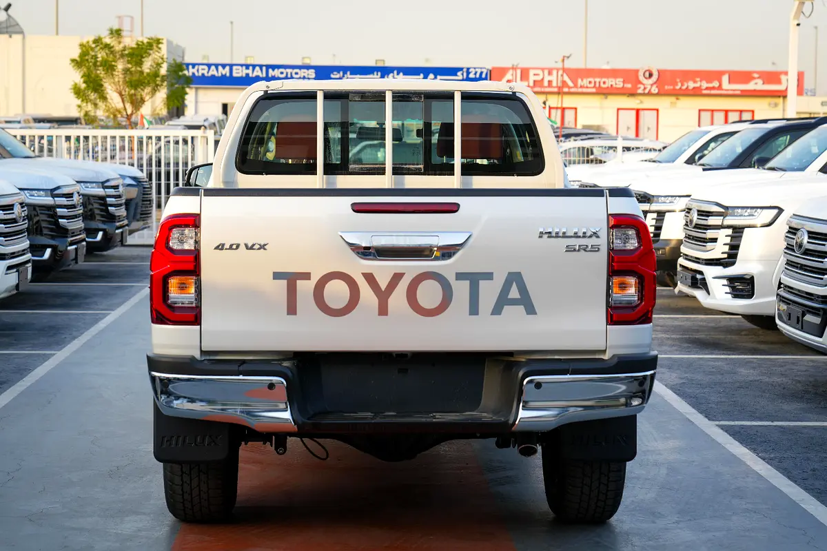 Toyota Hilux, 2026 — фото 6 из 10
