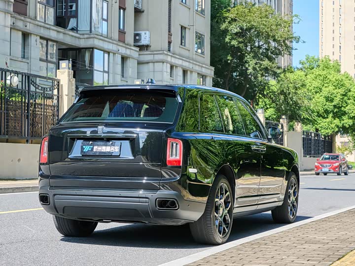 Rolls-Royce Cullinan, 2022 — фото 9 из 9