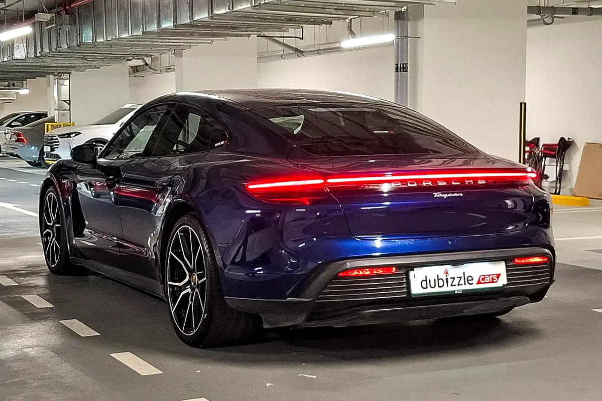 Porsche Taycan, 2023 — фото 8 из 10