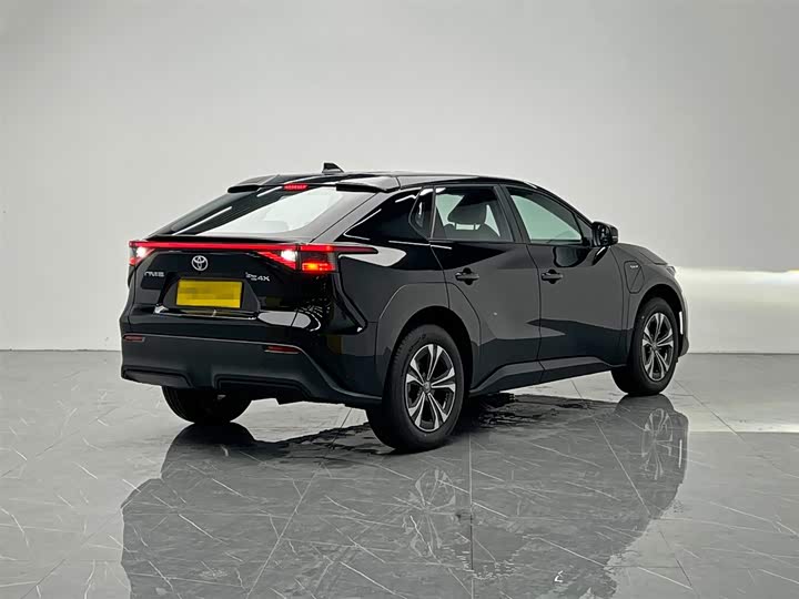 Toyota bZ4X Platinum, 2026 — фото 6 из 9