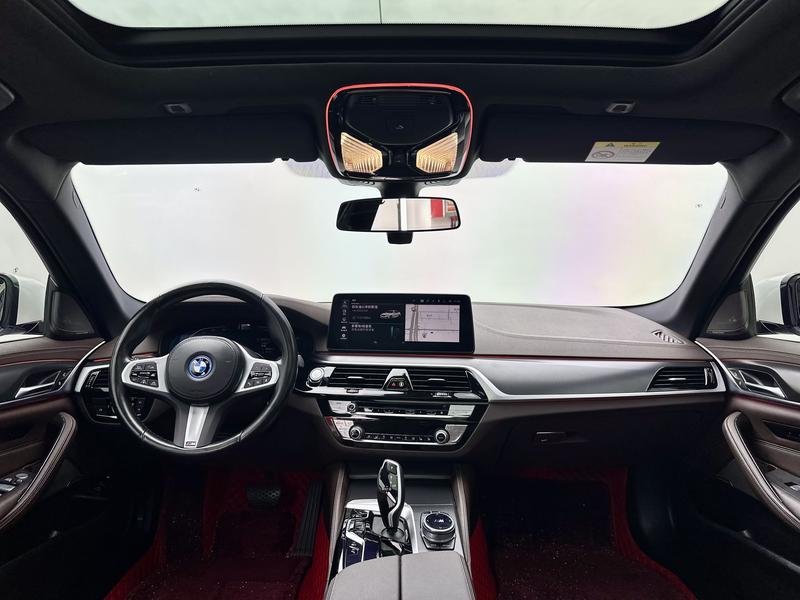 BMW 5 Series Hybrid, 2022 — фото 9 из 12