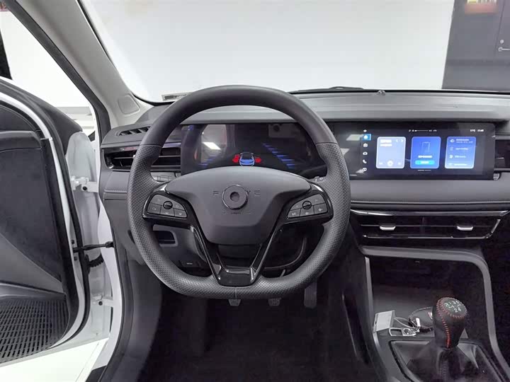 Roewe i5, 2023 — фото 7 из 9