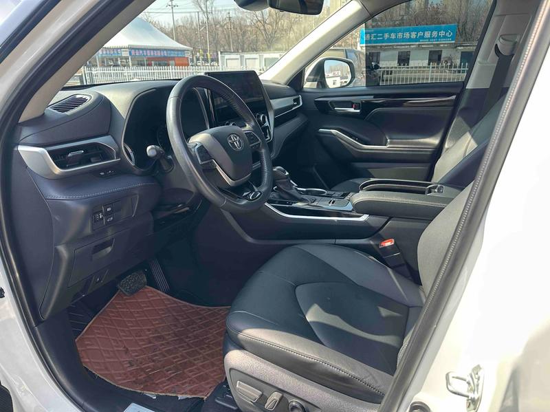 Toyota Highlander, 2023 — фото 10 из 12
