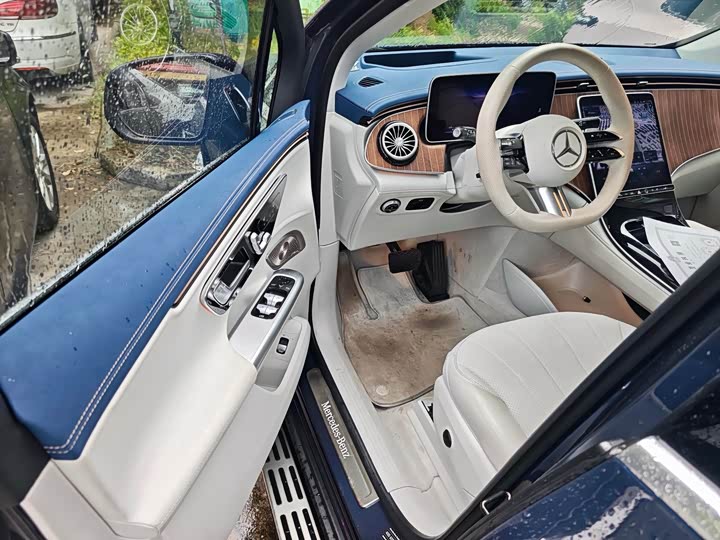 Mercedes-Benz EQE SUV, 2024 — фото 7 из 9