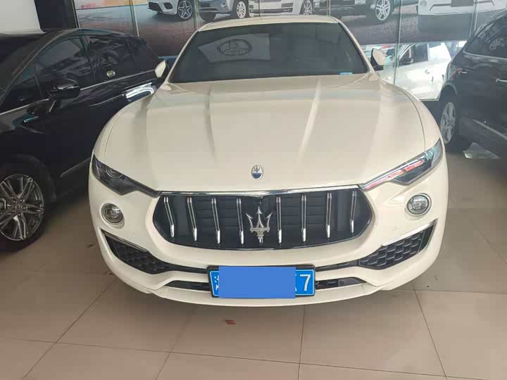 Maserati Levante, 2022 — фото 2 из 9