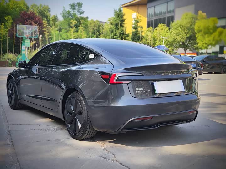 Tesla Model 3, 2025 — фото 6 из 9