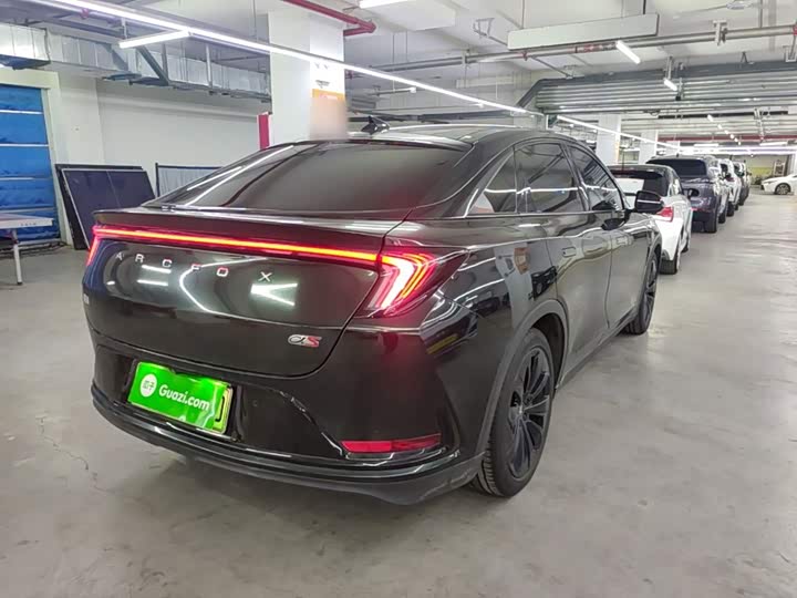 BAIC Arcfox Alpha S, 2024 — фото 7 из 9