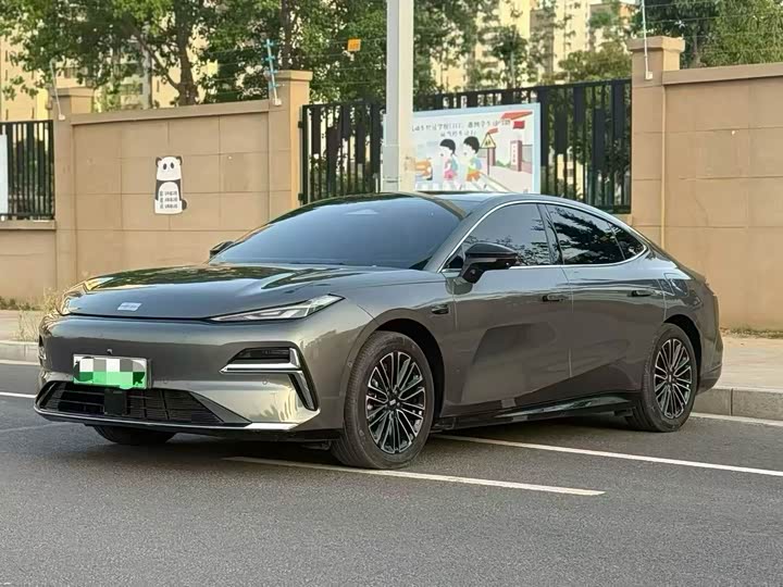 Geely Galaxy Starshine 8 EM-i, 2025 — фото 3 из 9