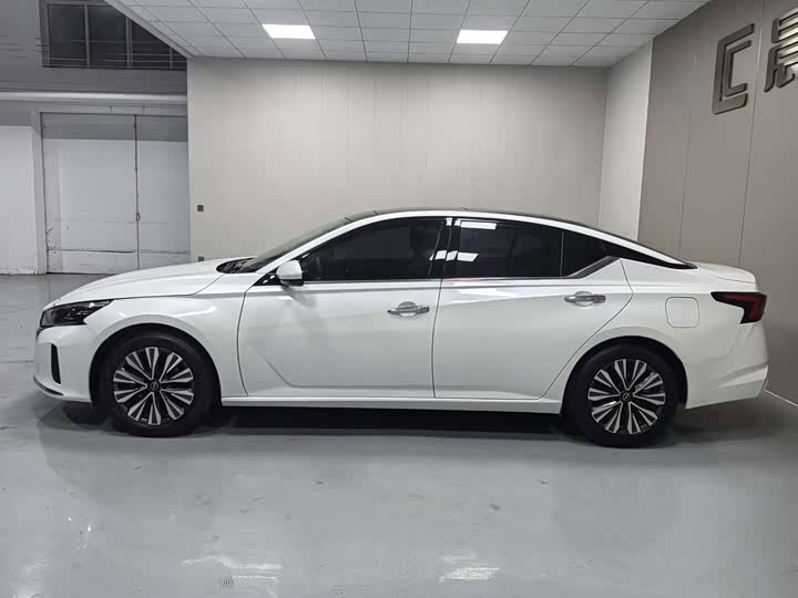 Nissan Teana, 2024 — фото 7 из 9