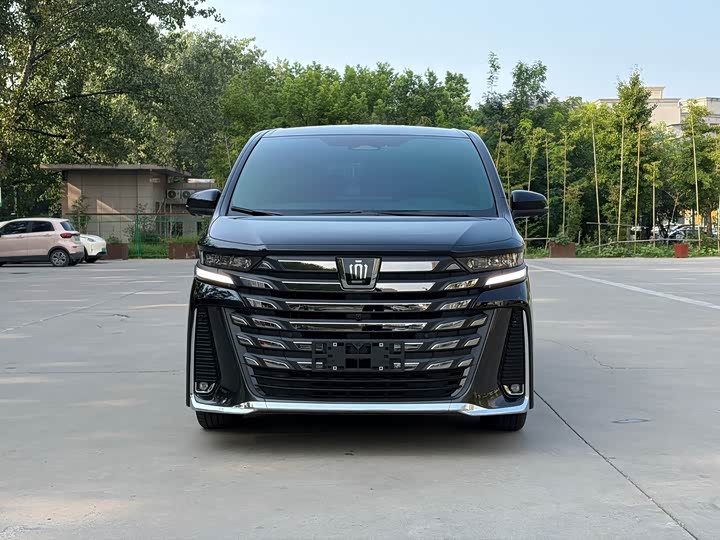 Toyota Vellfire, 2024 — фото 2 из 9