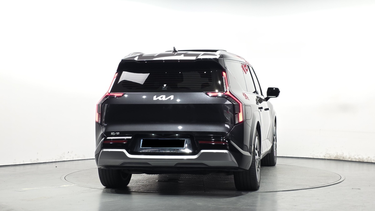 Kia EV9, 2023 — фото 4 из 12