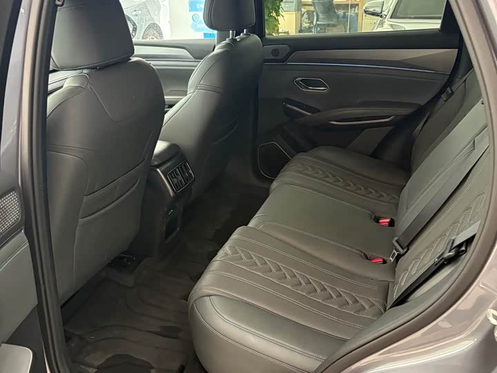 BYD Song L DM-i Hybrid, 2024 — фото 7 из 9