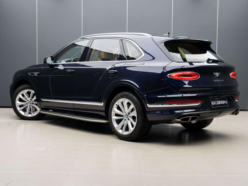 Bentley Bentayga, 2024 — фото 3 из 12