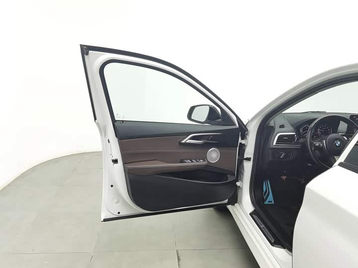 BMW 1 Series, 2023 — фото 8 из 9