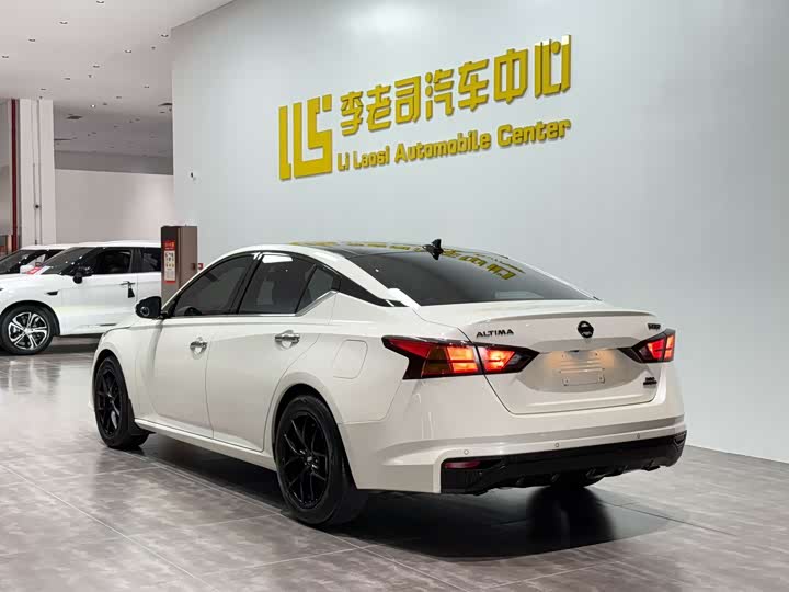 Nissan Teana, 2022 — фото 4 из 9