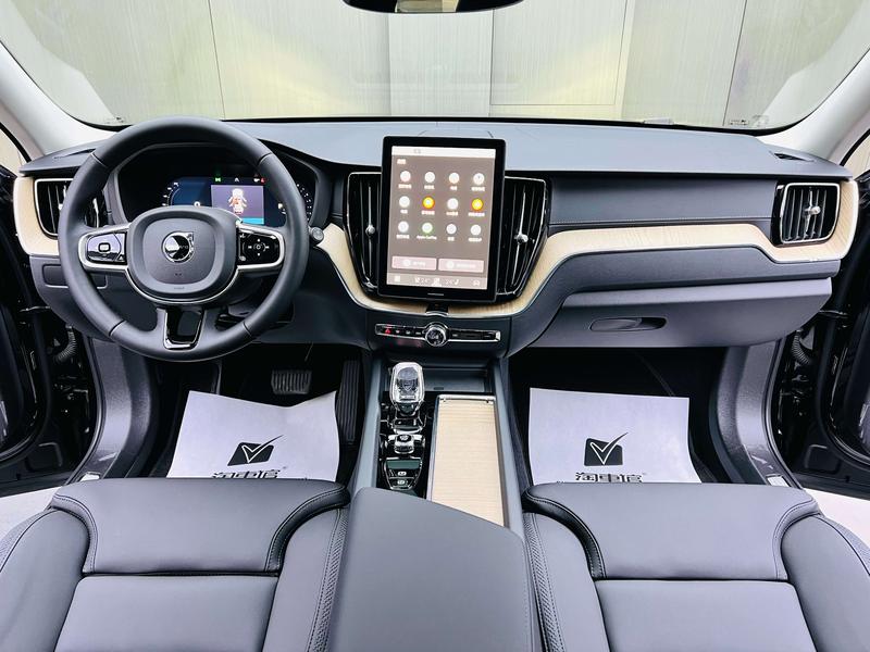 Volvo XC60, 2026 — фото 8 из 12