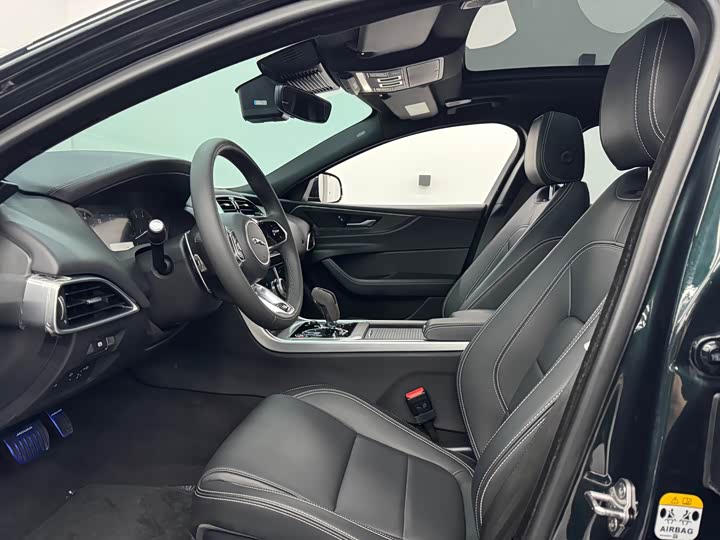 Jaguar XE L, 2023 — фото 4 из 9