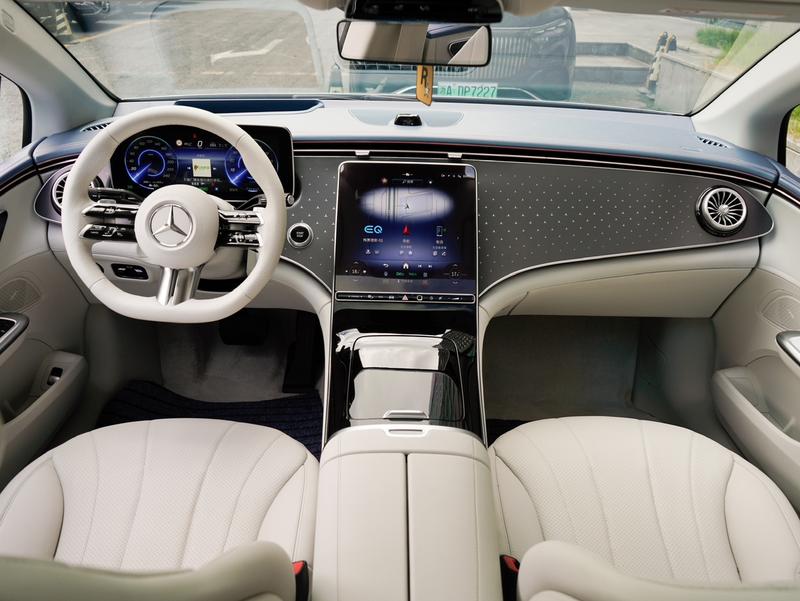 Mercedes-Benz EQE, 2024 — фото 7 из 12