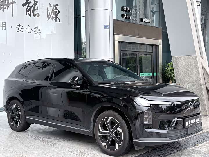 Volvo XC70 Hybrid, 2025 — фото 3 из 9