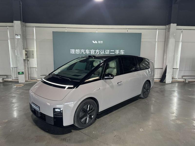 LiXiang Mega, 2023 — купить в Санкт-Петербурге под ключ