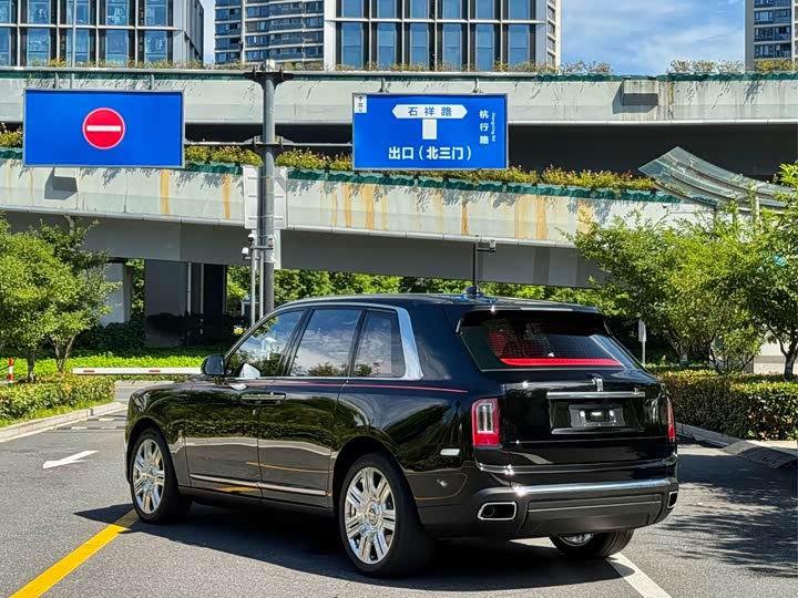 Rolls-Royce Cullinan, 2024 — фото 9 из 9