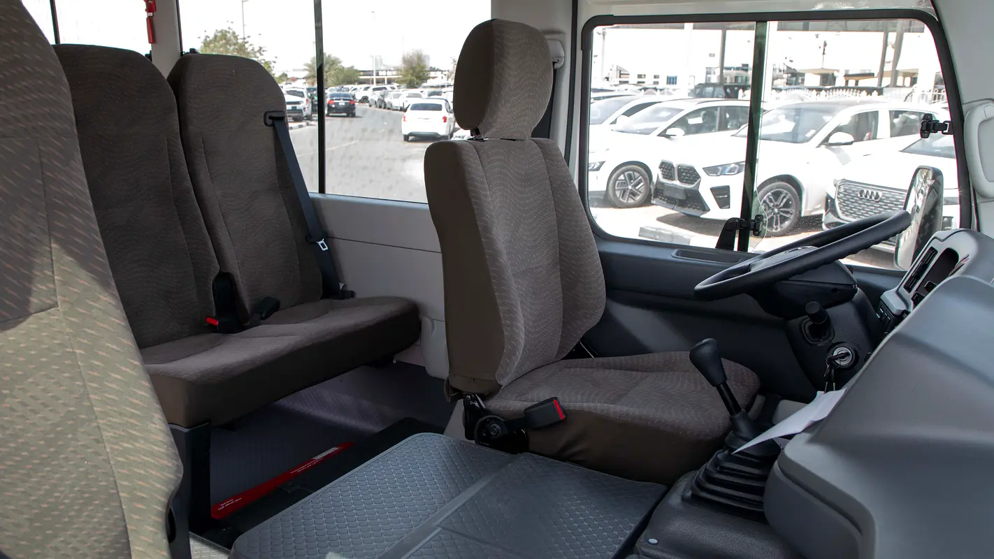 Toyota Coaster, 2025 — фото 10 из 10