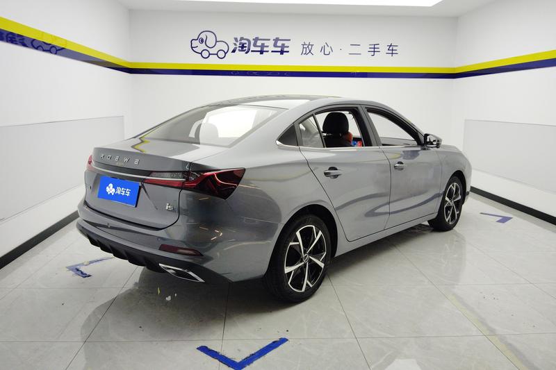 Roewe i5, 2024 — фото 3 из 12