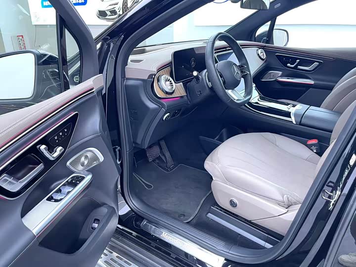 Mercedes-Benz EQE SUV, 2024 — фото 4 из 9