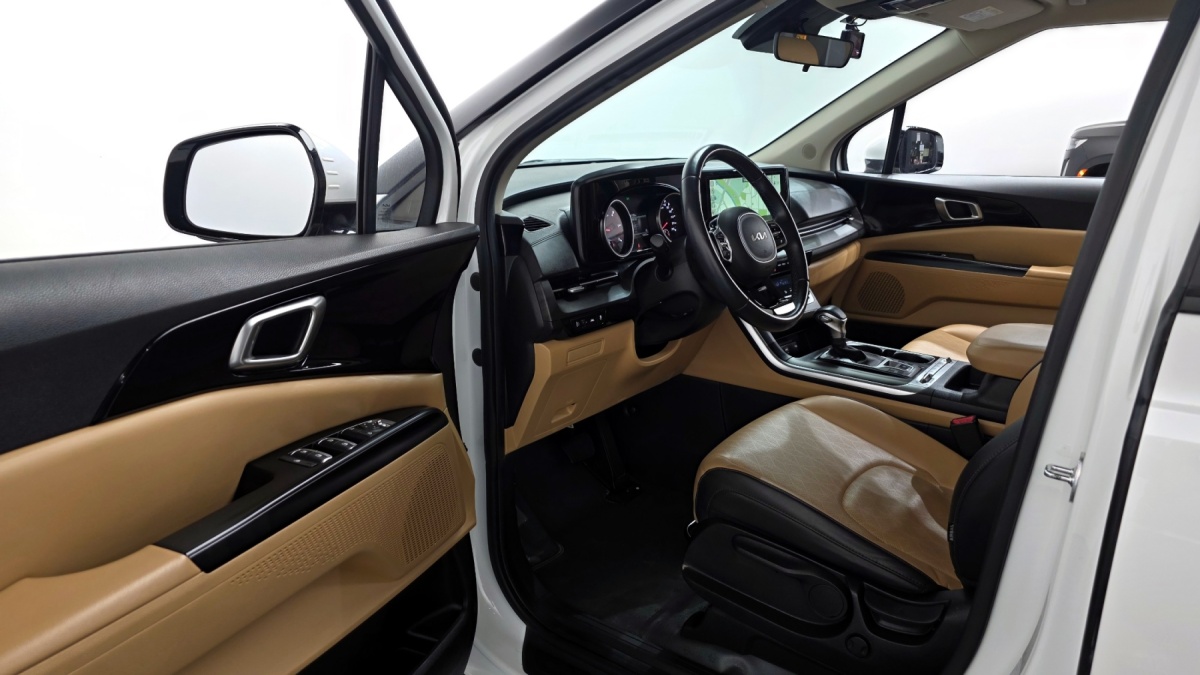 Kia Carnival, 2022 — фото 10 из 12