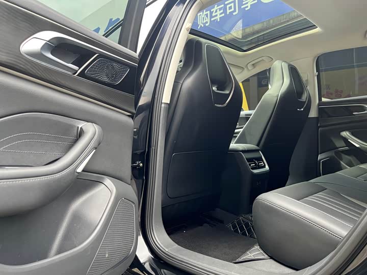 Hongqi H6, 2023 — фото 8 из 9