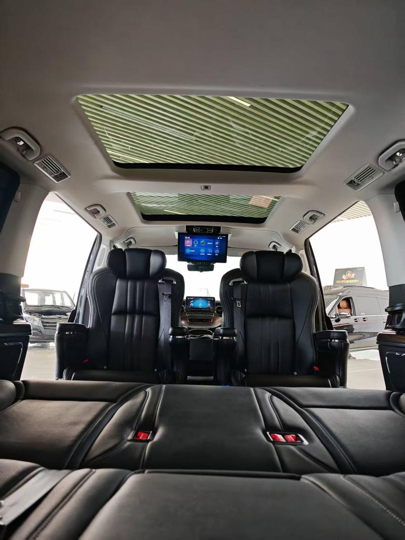 Mercedes-Benz V-Class, 2022 — фото 10 из 12
