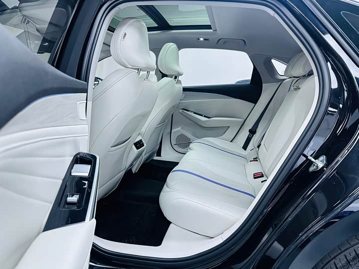 Geely Preface L, 2024 — фото 9 из 9