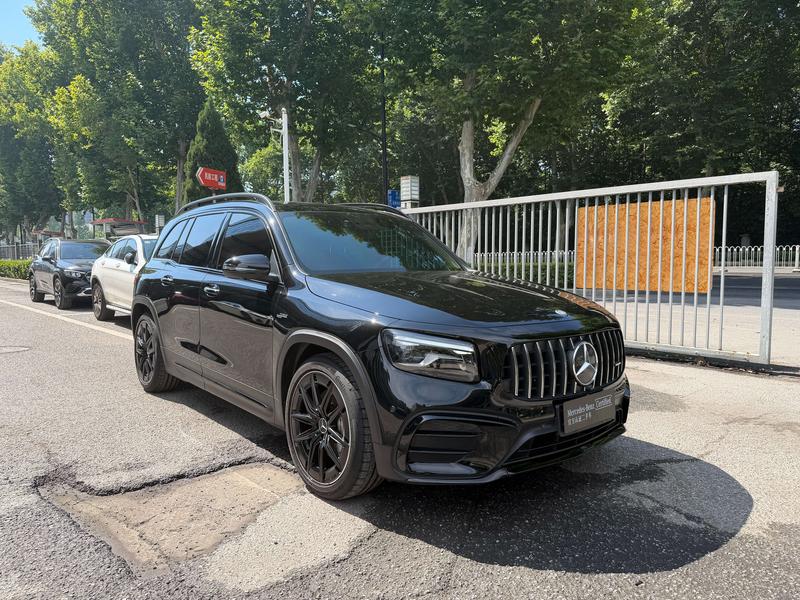 Mercedes-Benz GLB-Class AMG, 2025 — фото 3 из 10