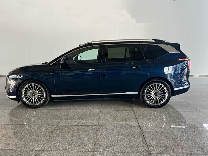 GAC Hyptec HL, 2025 — фото 3 из 9