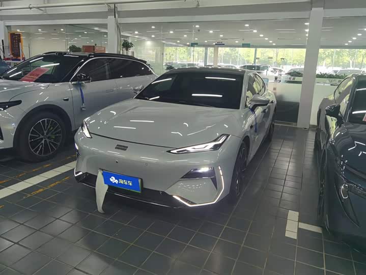 Geely Galaxy E8, 2024 — купить в Саратове под ключ
