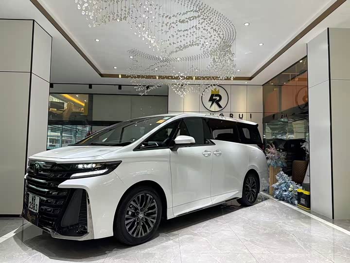 Toyota Vellfire, 2025 — купить в Перми под ключ